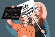 One person screaming and holding a sign with an illustration of an uterus and the caption "My body my choice". The other Person has a serious mimic and holds a sign with the German caption "Wieder mit dem Abtreibungsparagraph". 