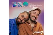 Die zwei Podcasthosts des BBQ Podcasts sind mit Anschnitt im Oberkörper dargestellt. Eine Person trägt eine beige Cap und die andere Person liegt auf ihrer Schulter. Über den beiden Köpfen ist das Logo des Podcasts dargestellt.