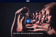 Auf scharzem Hintergrund sind im Profil mehrere männlich gelesene Personen dargestellt, die ihren Arm nach oben recken und anspannen und ihre Muskulatur präsentieren.