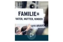 Screenshot des Beitrags: Auf einem Demoschild steht geschrieben "Familie = Vater, Mutter, Kinder"d